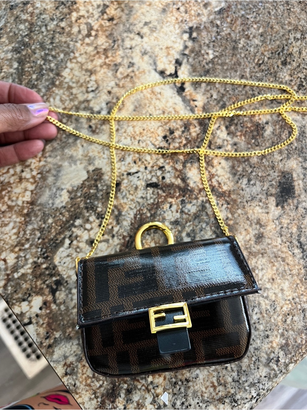 Small unbranded crossbody!